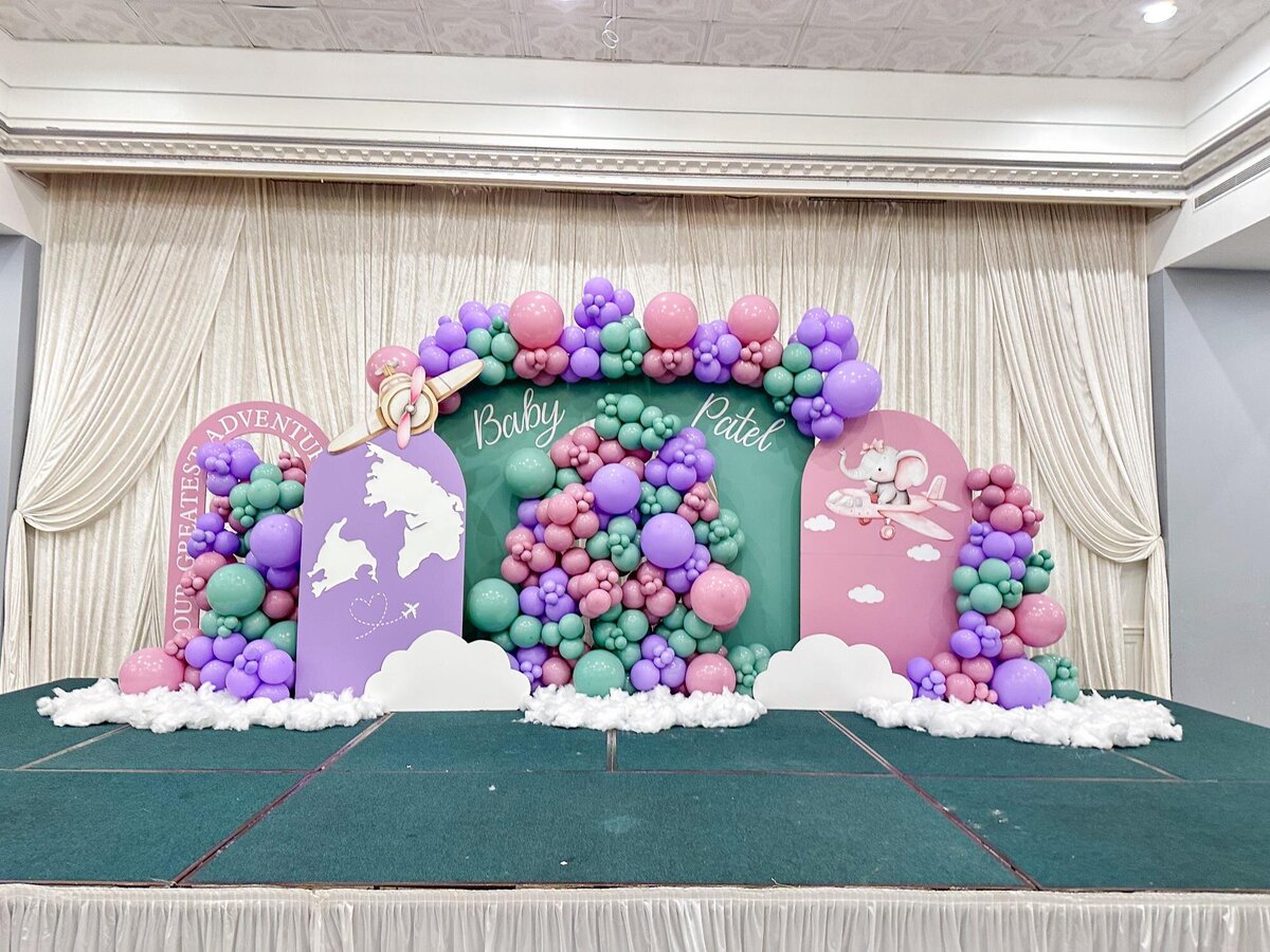 Winnetka balloons and event decor