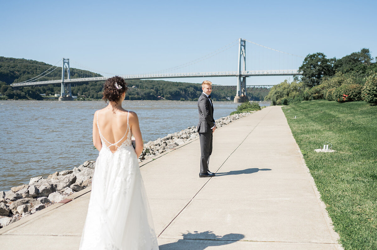 groom sees his bride for first time at grandview wedding
