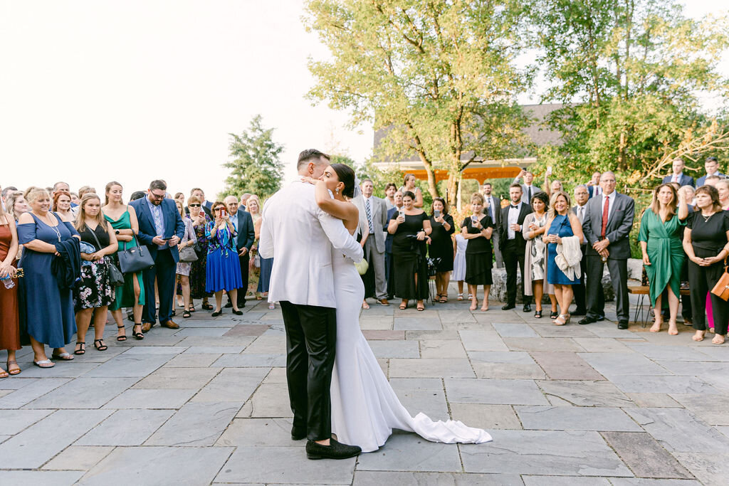 bride-groom-outdoor-first-dance
