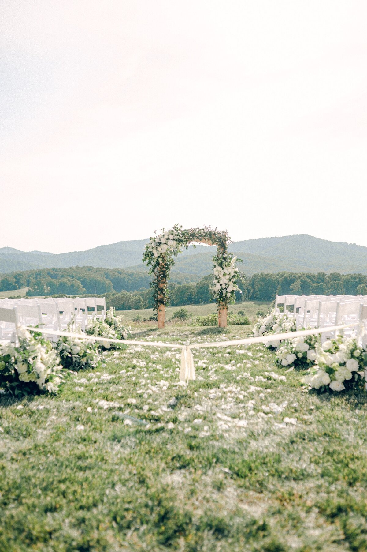 Pippin-Hill-Wedding-Florist-Sarah-Houston-Photo-Gossamer-Floral-Design_0309