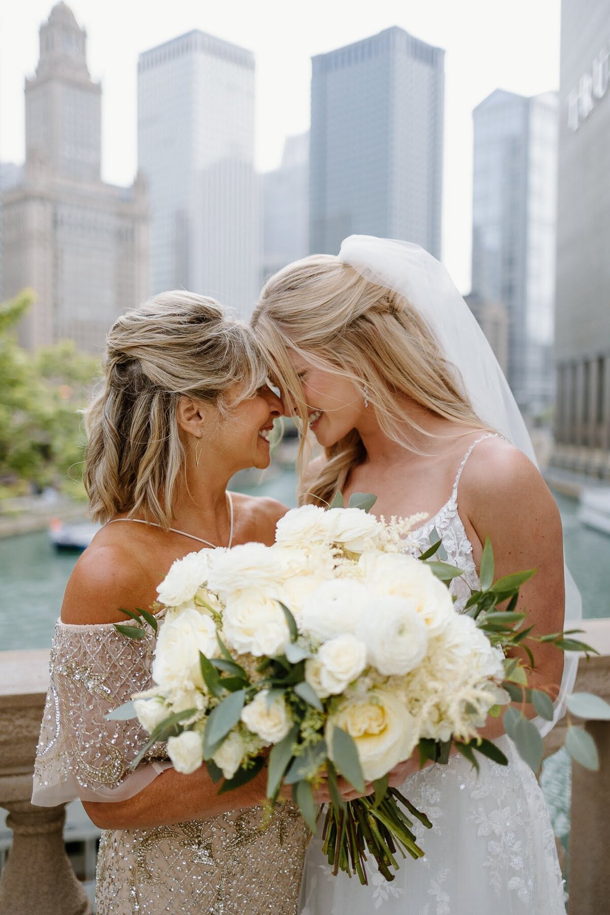 Jack-and-Julia-6.16.2023-Nichole-Babiez-Photography-Chicago-Illinois-wedding-photographer-bridgeport-art-center-downtown-wrigley-building-union-station-couples-wedding-party-portraits-reception-candid-luxury-downtown--42
