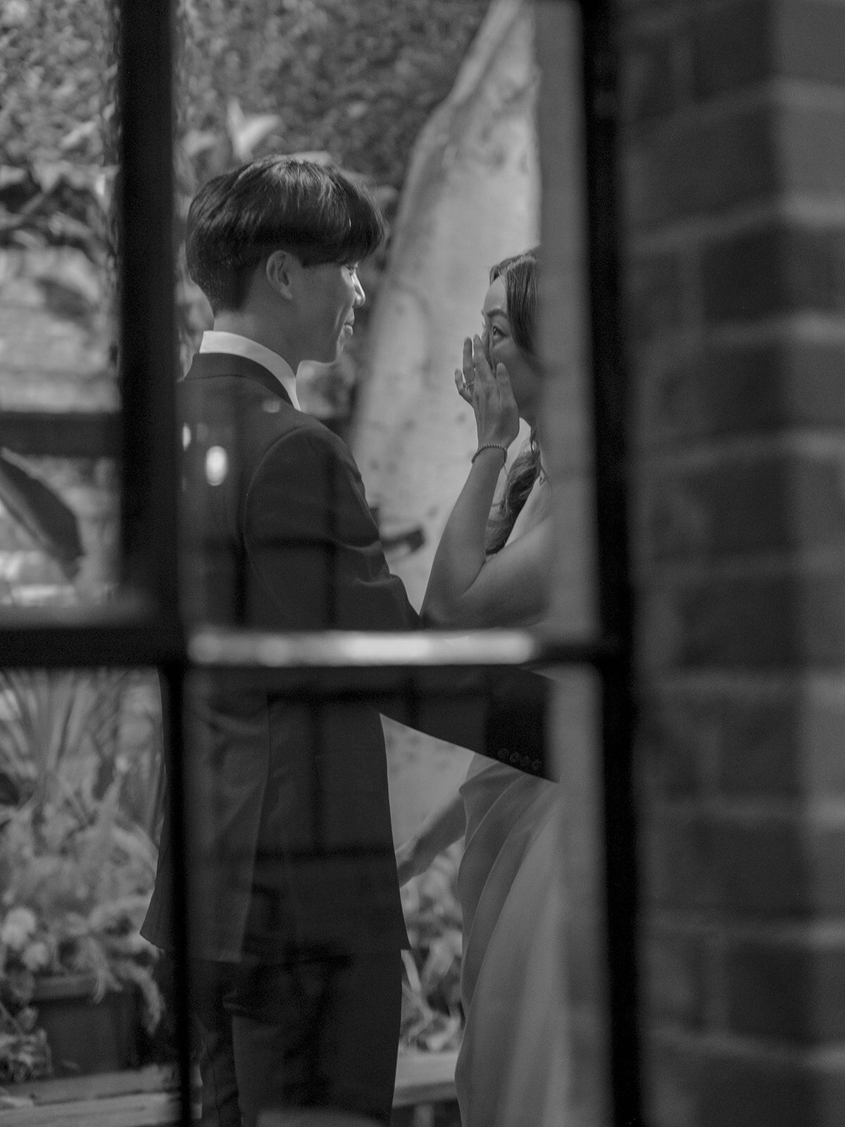 Faye-Fern-Creative-Dennis-Roy-Coronel-Carondelet-House-Couple-03