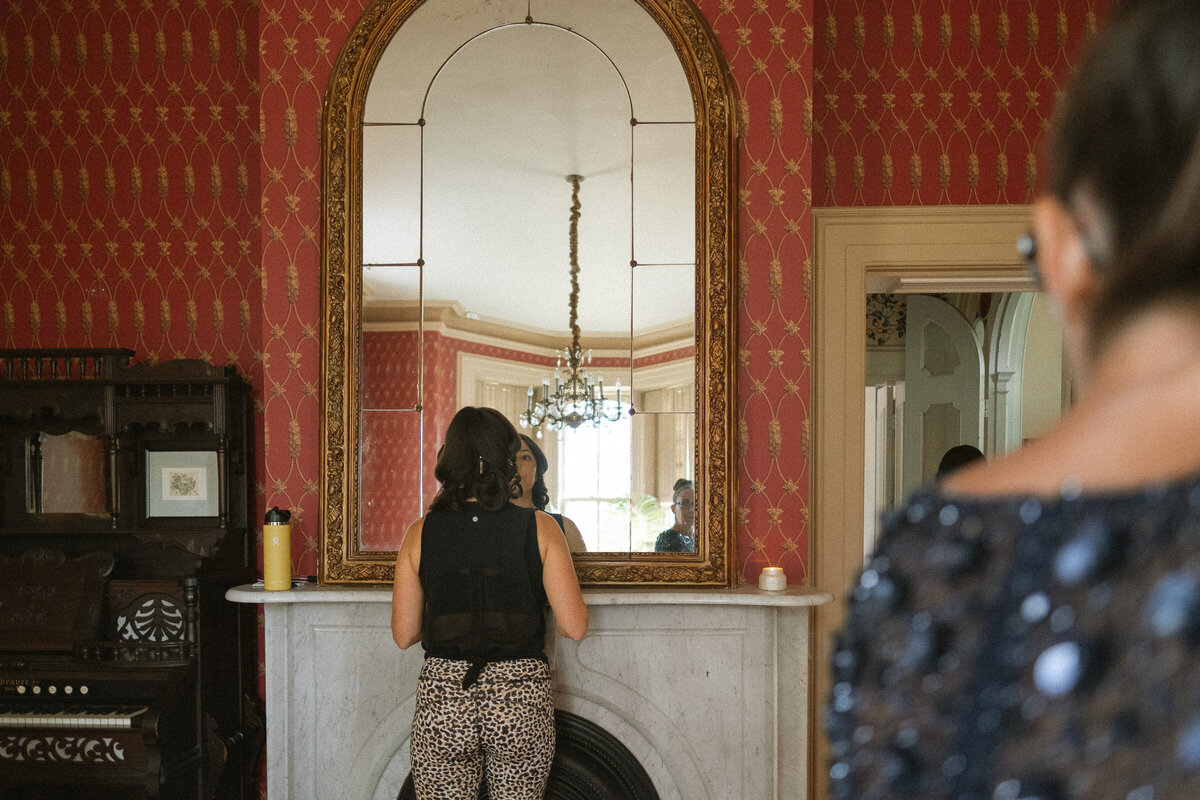 documentary photographer garden greenhouse wedding-8