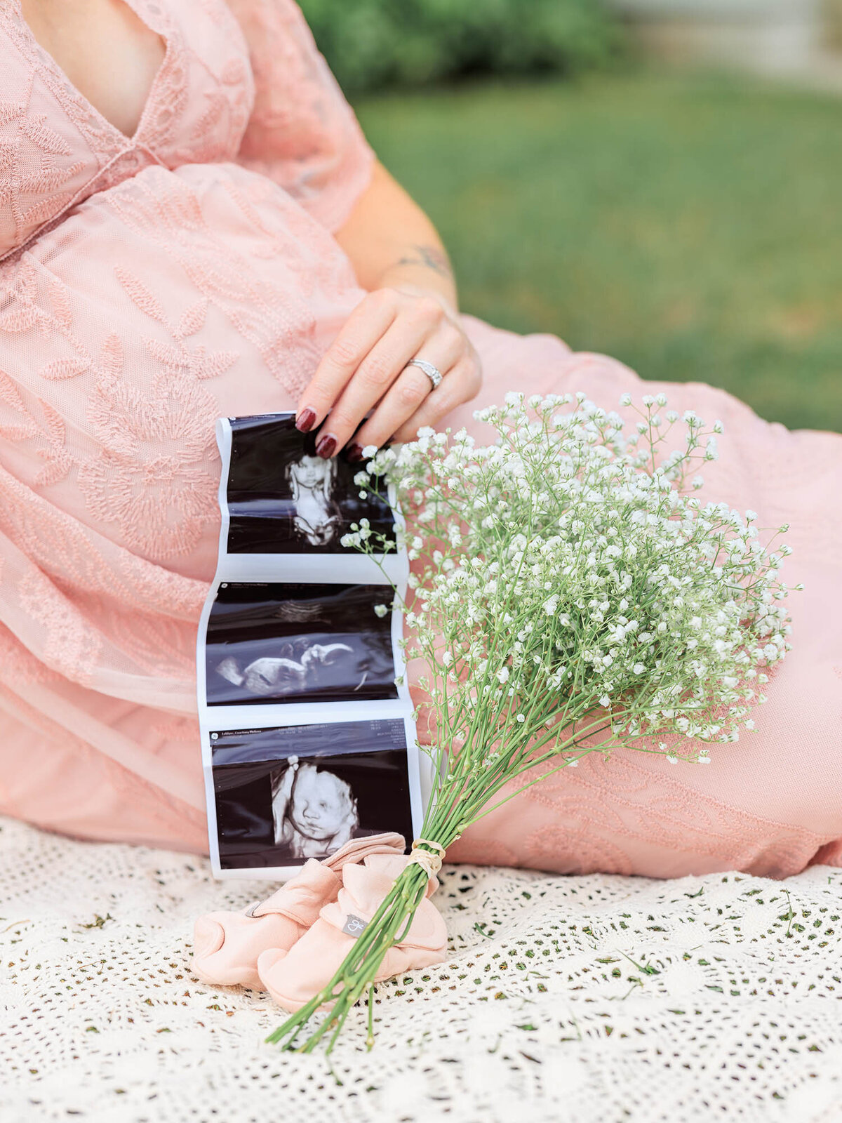 rose-garden-maternity-session-harkness-memorial-connecticut-17