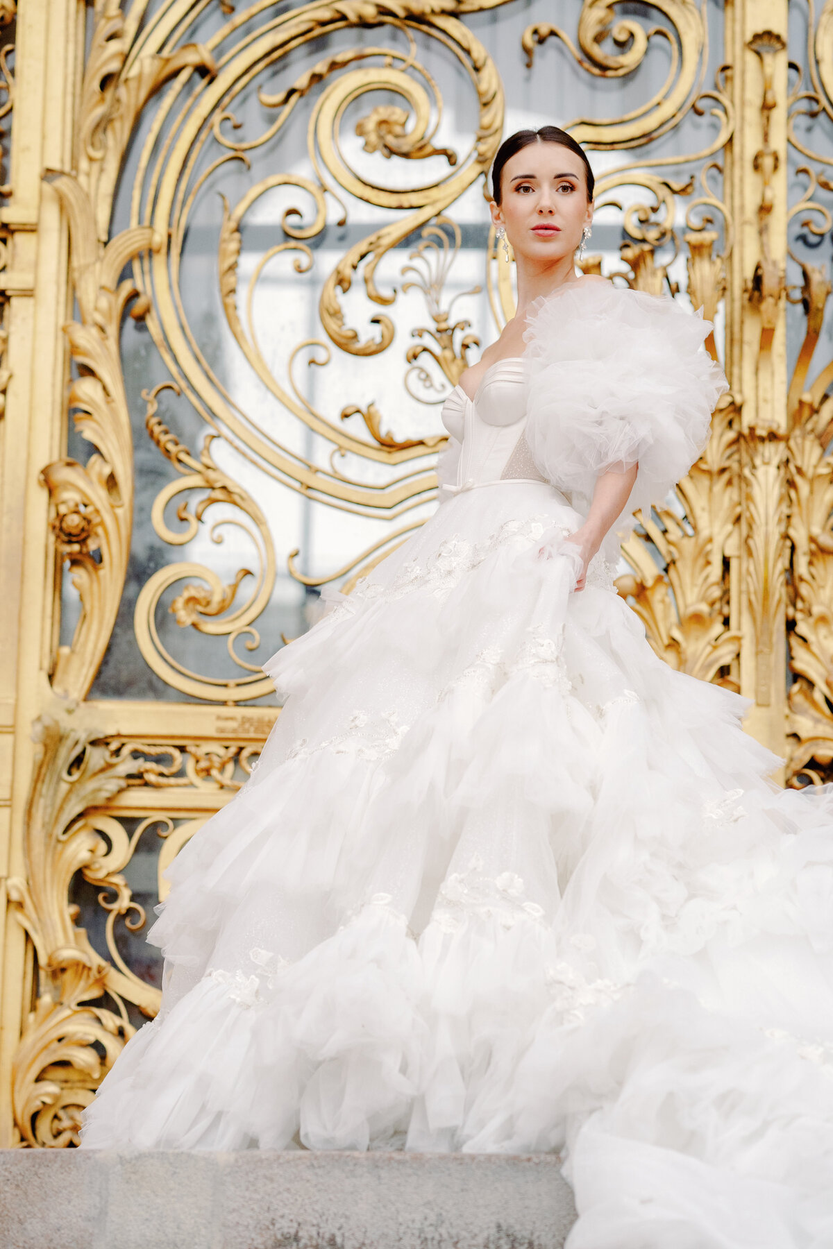 Bridal session in Paris photographed by Paris wedding photographer