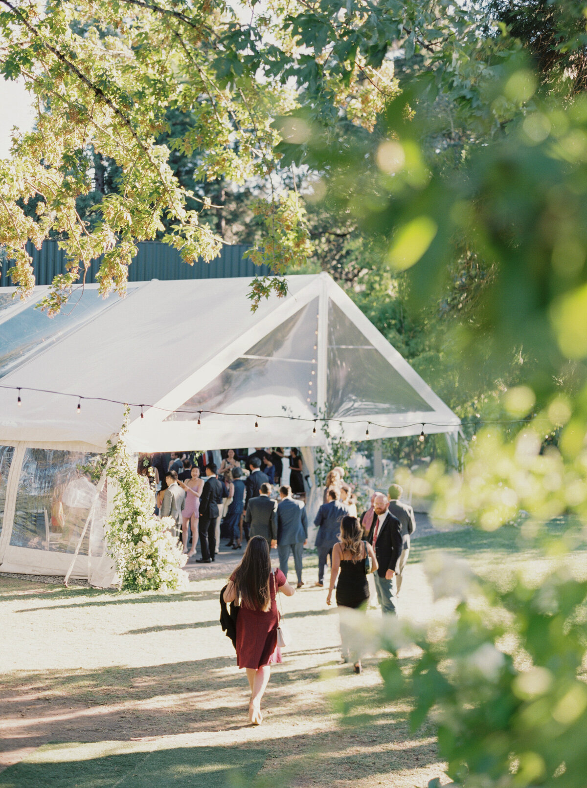 griffin-house-wedding-in-hood-river-oregon-by-the-tenneys-photographers-41