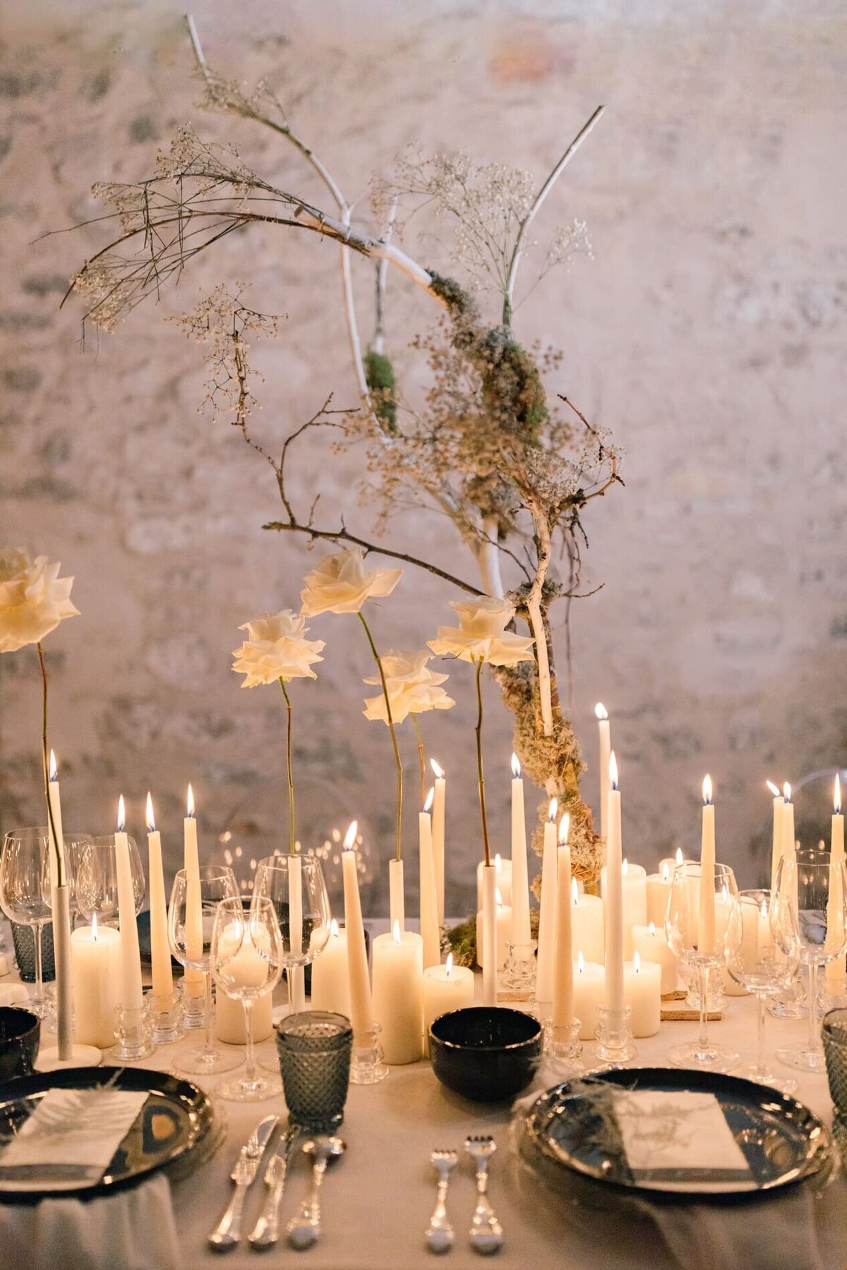 white-flowers-and-candleholders