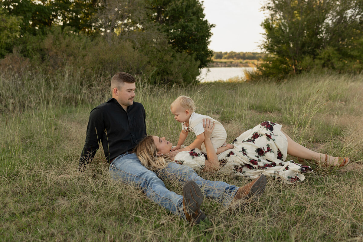 Kingfisher Family Photoshoot Oklahoma Photographer Blooming Eema Photography-3912