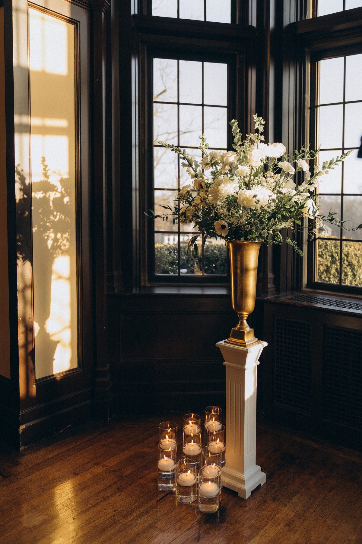 ceremony-flowers-waveny-house-wedding