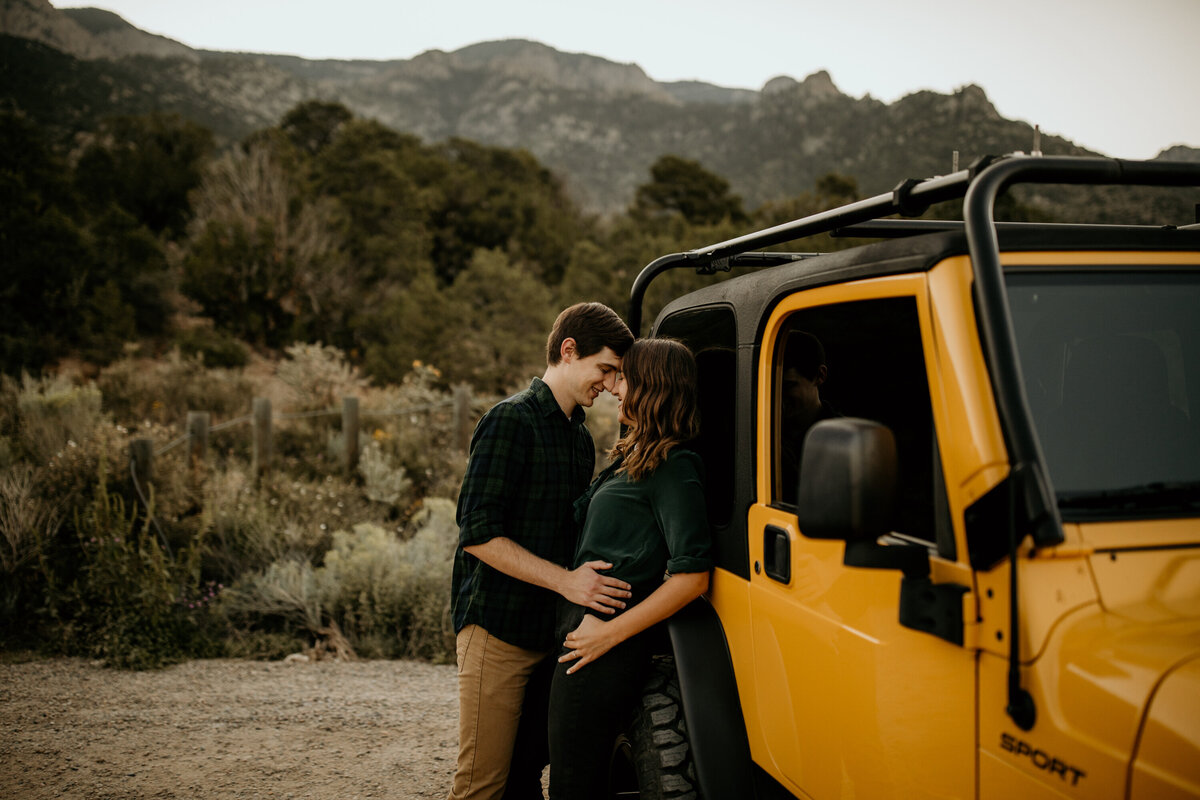 Sandia-Foothills-Jeep-Engagement-Photos-New-Mexico-32
