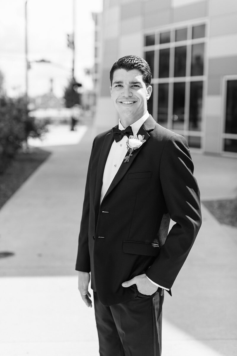 Classic Wedding at City Church of Evansville with Reception at ECC126