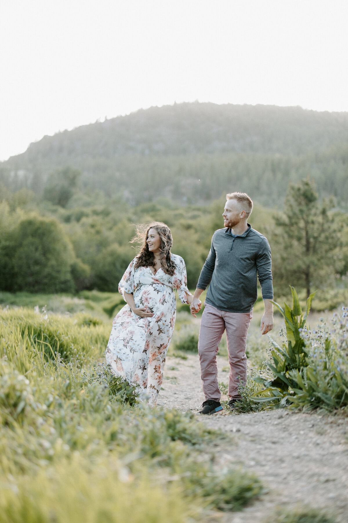 Seattle based motherhood, newborn and family photographer.
