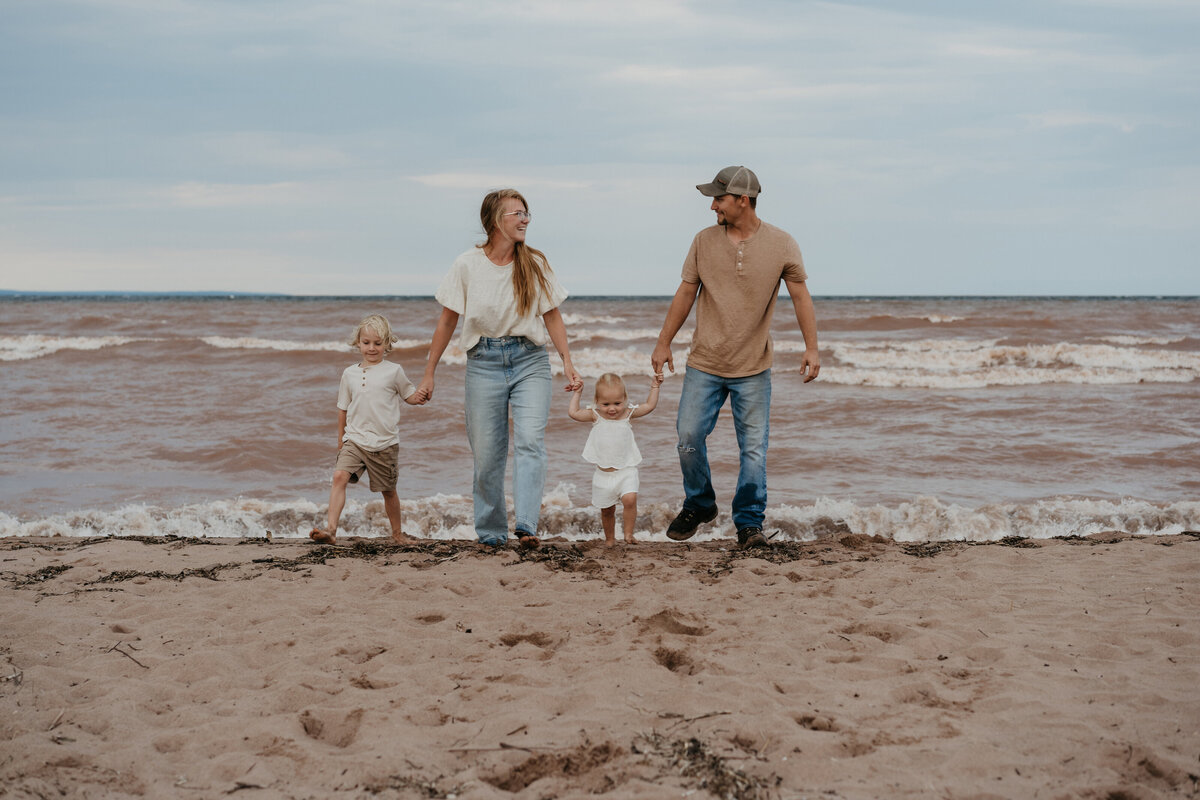 MN Family Photographer Beyond the Pines C1646