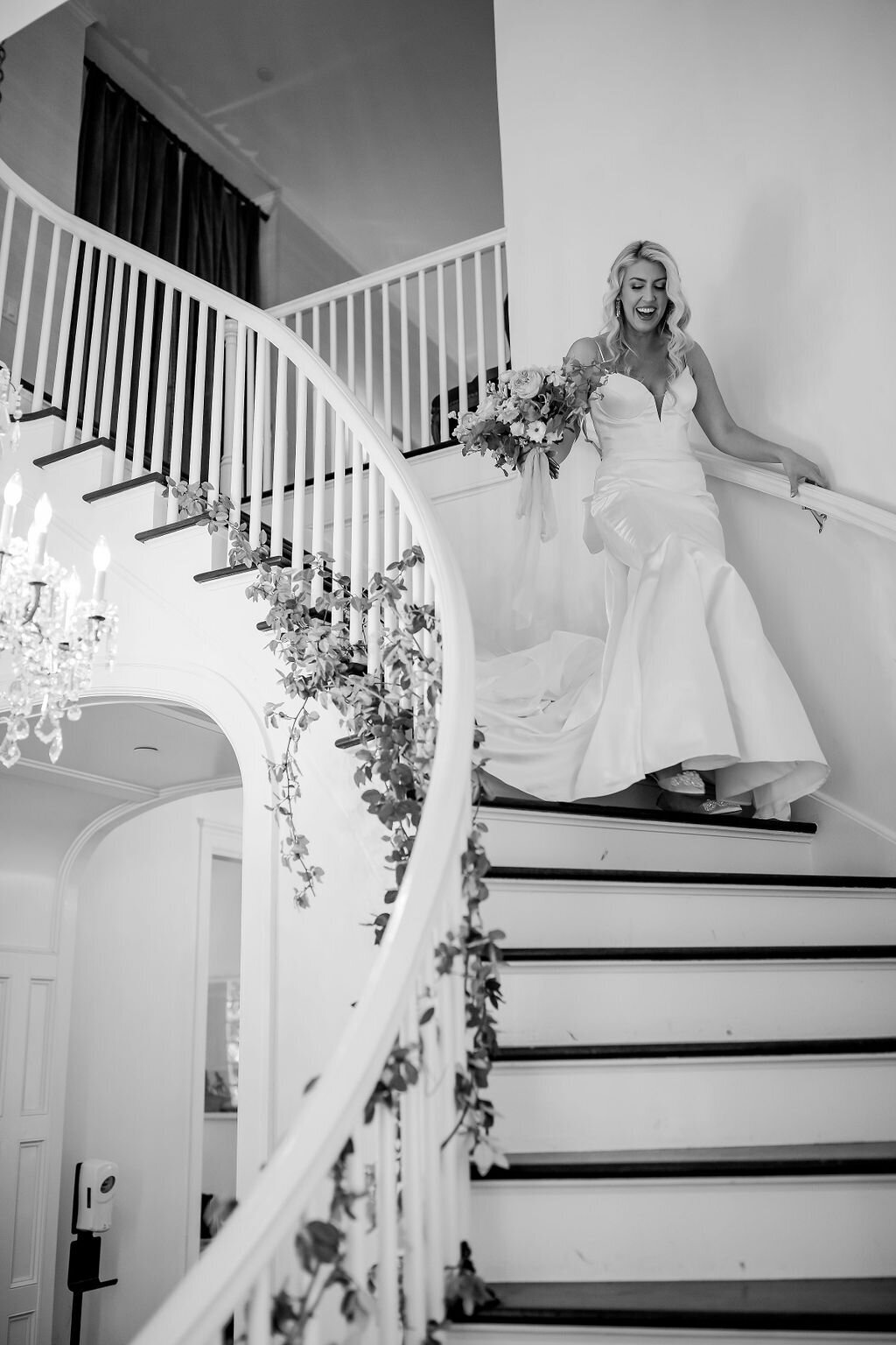 woodbine-mansion-texas-wedding-first-look-sarah-block-photography