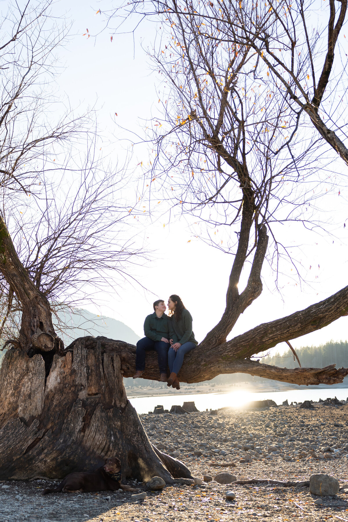 Engagement photography session at Rattlesnake lake in snoqualmie washington- 11