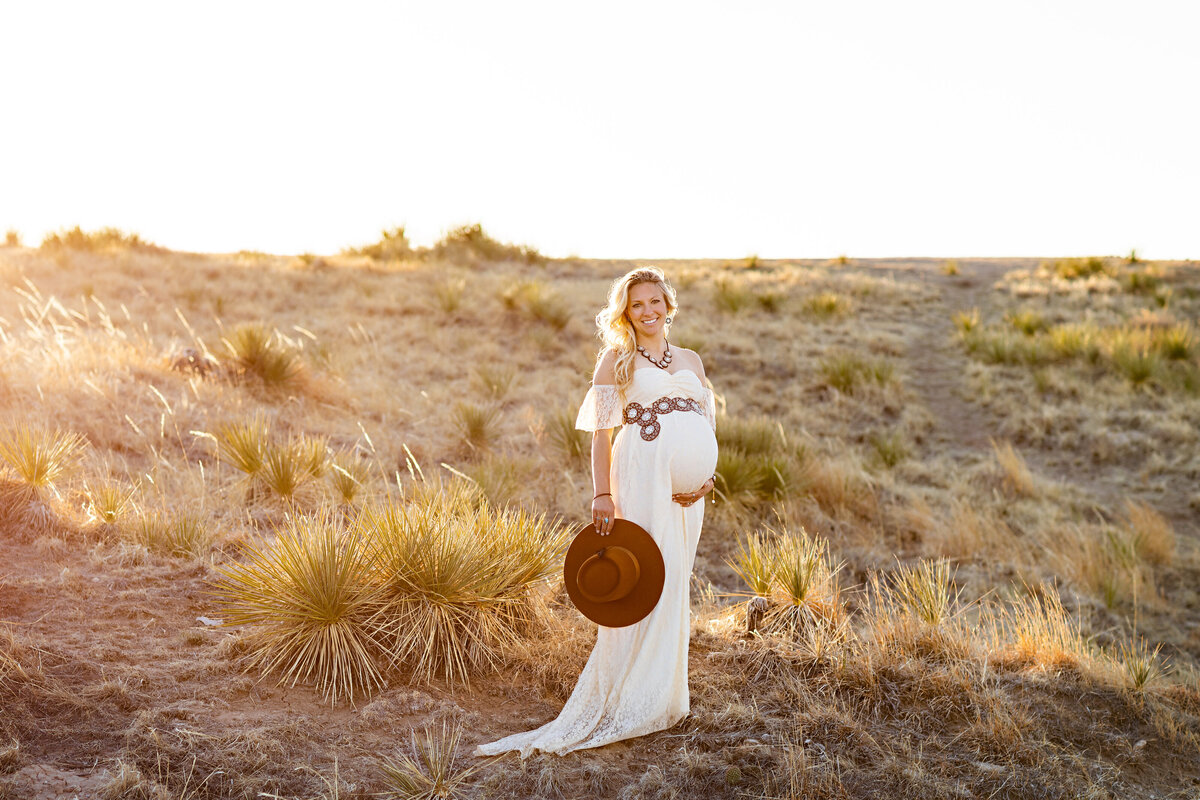 northern-colorado-maternity-photographer-pawnee-buttes