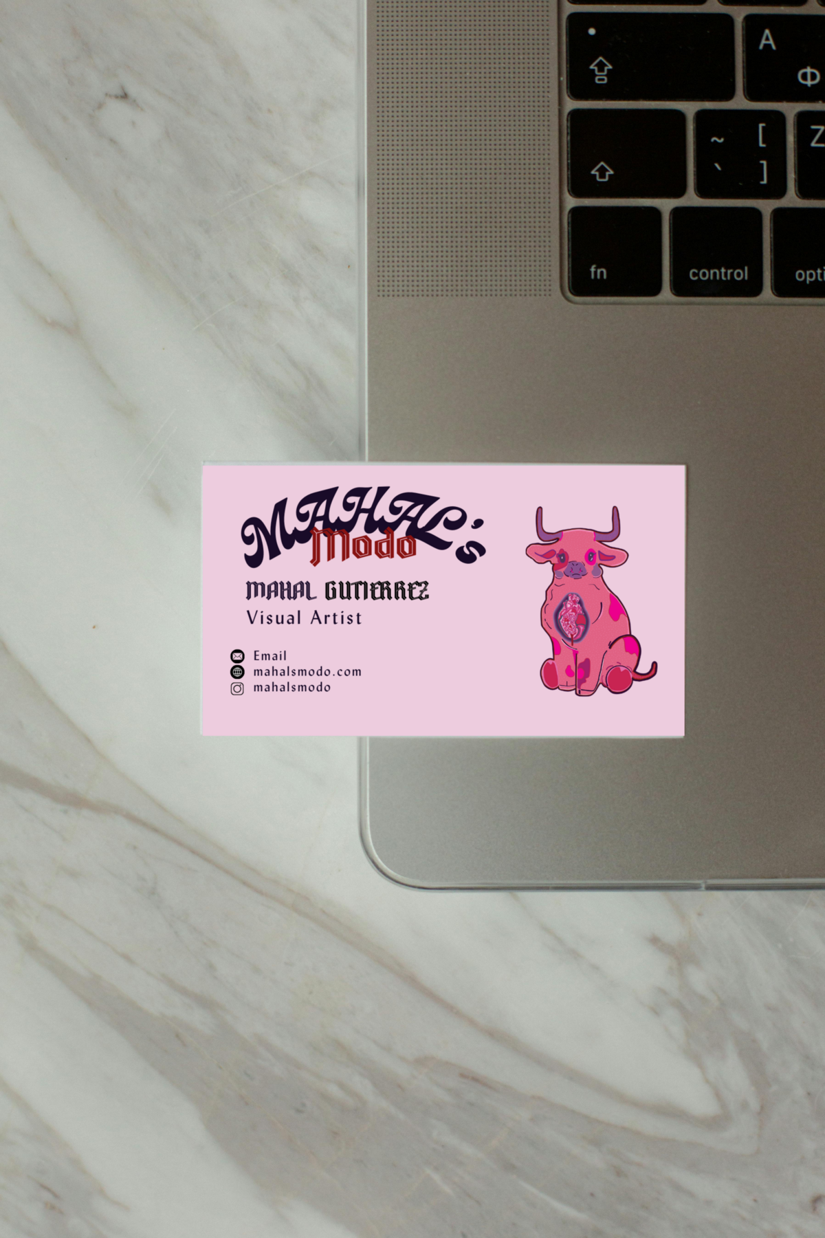 MahalsModo-BusinessCardMockup3
