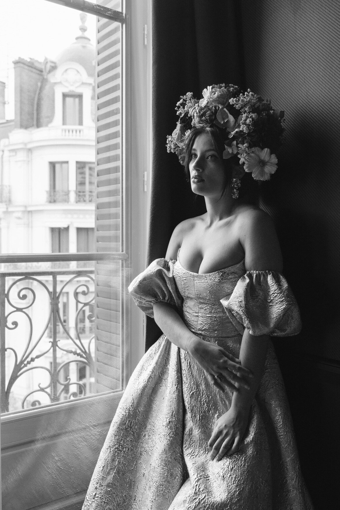 casque-de-fleurs-elegant-et-moderne3