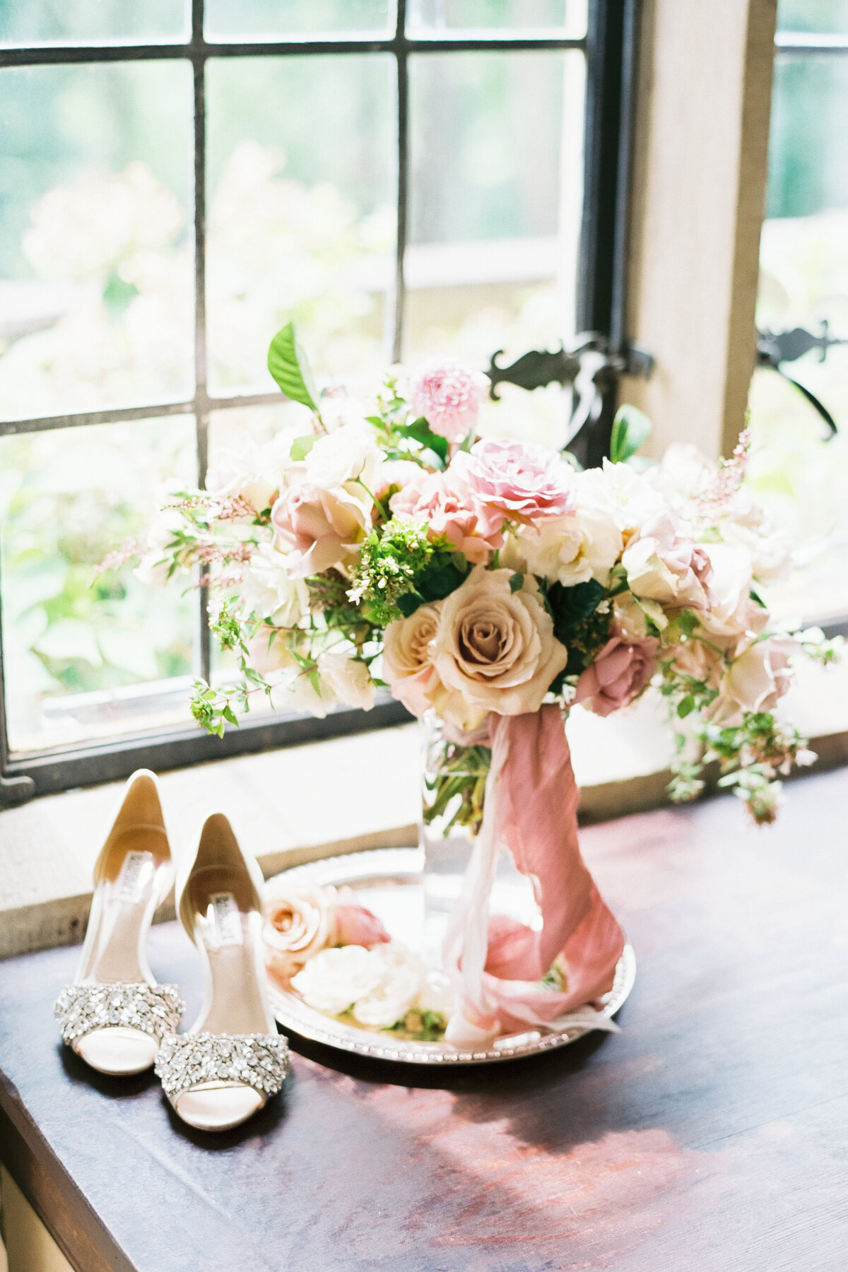 Hunting-Hill-Mansion-Ridley-Creek-State-Park-Elegant-Summer-Wedding-Film-Photography007