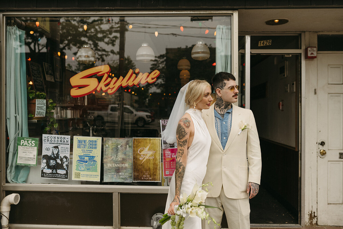 toronto-city-elopement-city-hall-edgy-nontradional-thedrake-rainy-day-cool-alternative-082