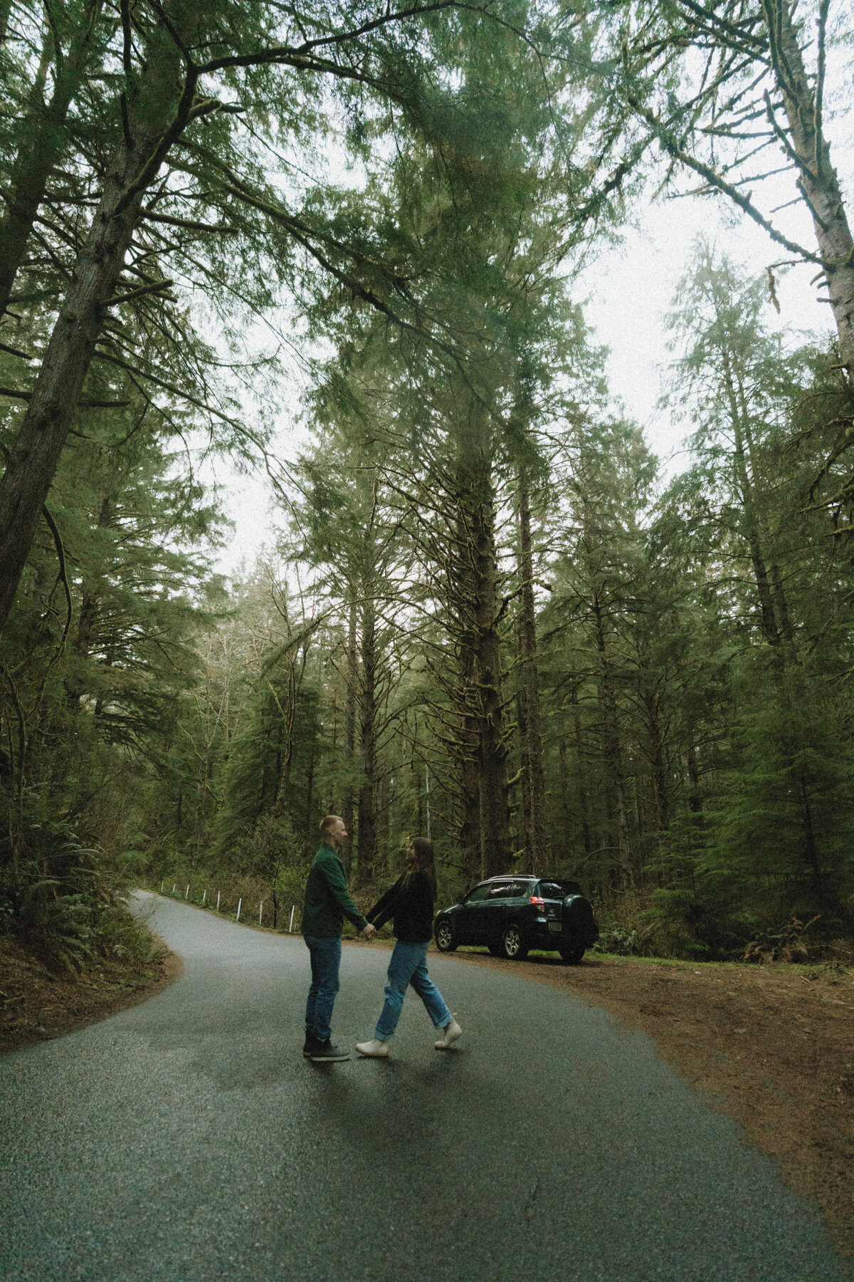 Oregon Coast Couples - lizarrietaphotography-19