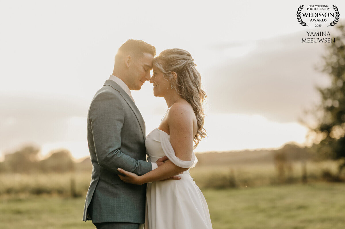 custom_logo_YAMINA_MEEUWSEN-netherlands-Hn7jiX-126collection-wedisson