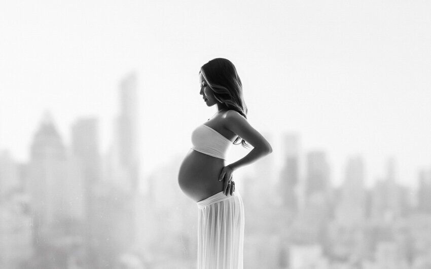 NYC, NJ, NY maternity photography and artistic pregnancy portraits by celebrity photographer Lola Melani