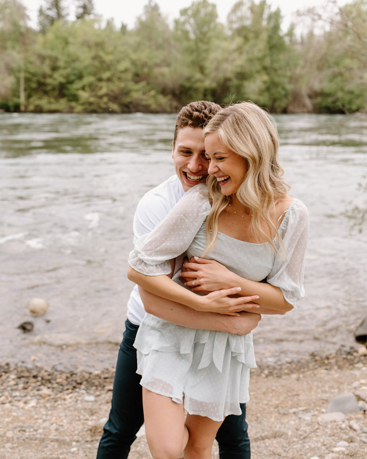 spokane_river_spring_engagement_session_06