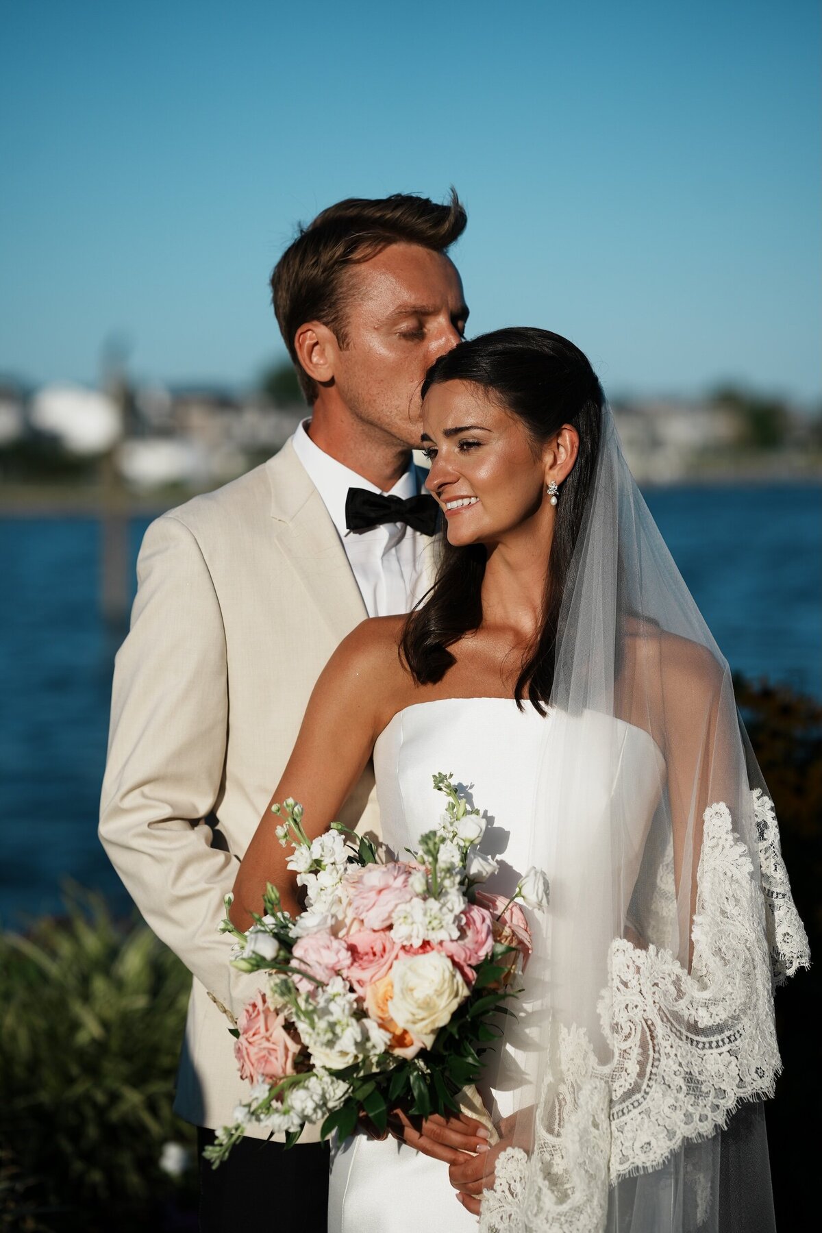 bride-and-groom-wedding-photos