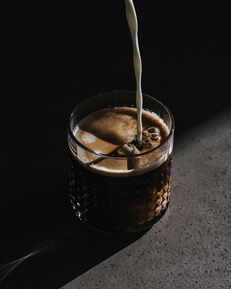 VIVRE-coffee-shop-brunch-espresso-champagne-mom-influencer-entrepreneur-work-from-home92-cropped