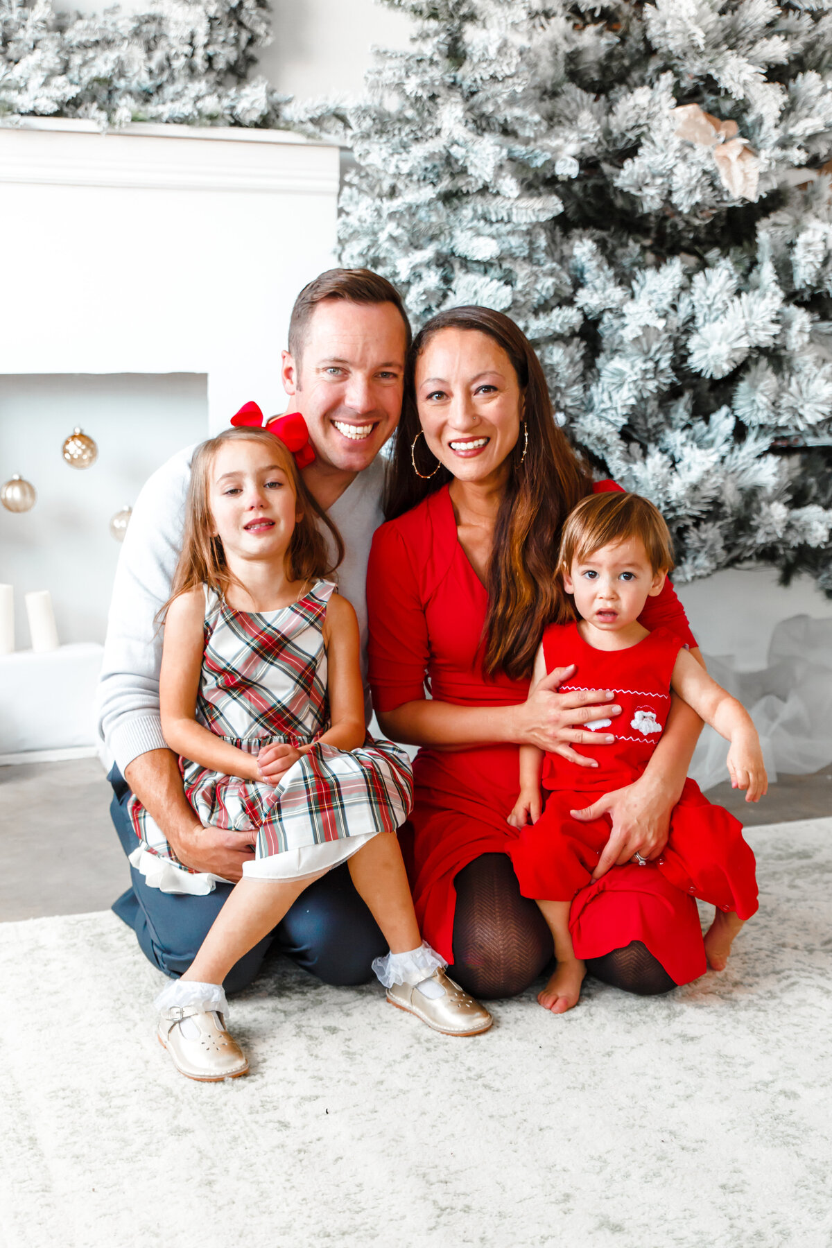 Mini Session- 2022 Holiday Minis- Green Family-55