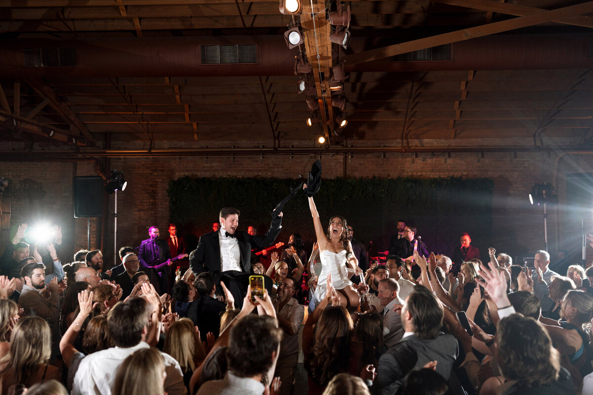 Aspen-Avenue-Berlez-Chicago-Wedding-Photographer-Great-Events-Epic-Events-Rockwell-on-the-River-Entertaining-Company-Jewish-Wedding-Editorial-161