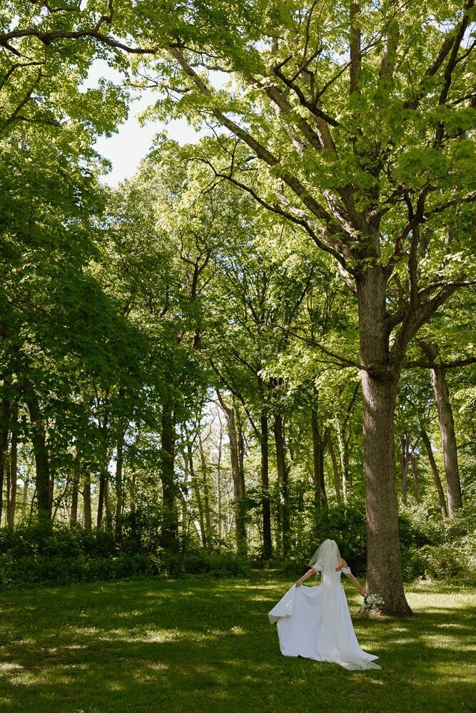 Nichole-Babiez-Photography-wedding-photographer-lincolnshire-marriott-forest-preserve-modern-elegant-whimsical-luxury-editorial-destination-28