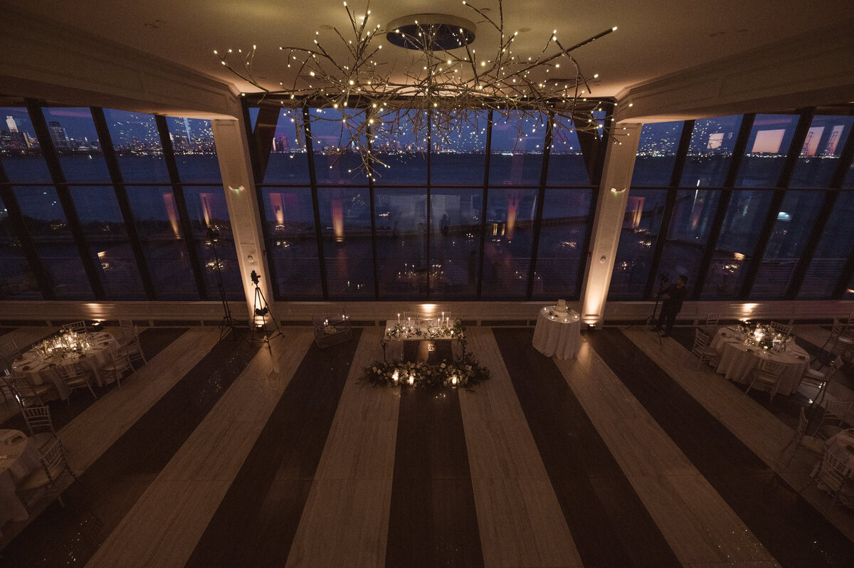 the-best-jersey-city-wedding-photographer-photos-at-hudson-house-by-suess-moments