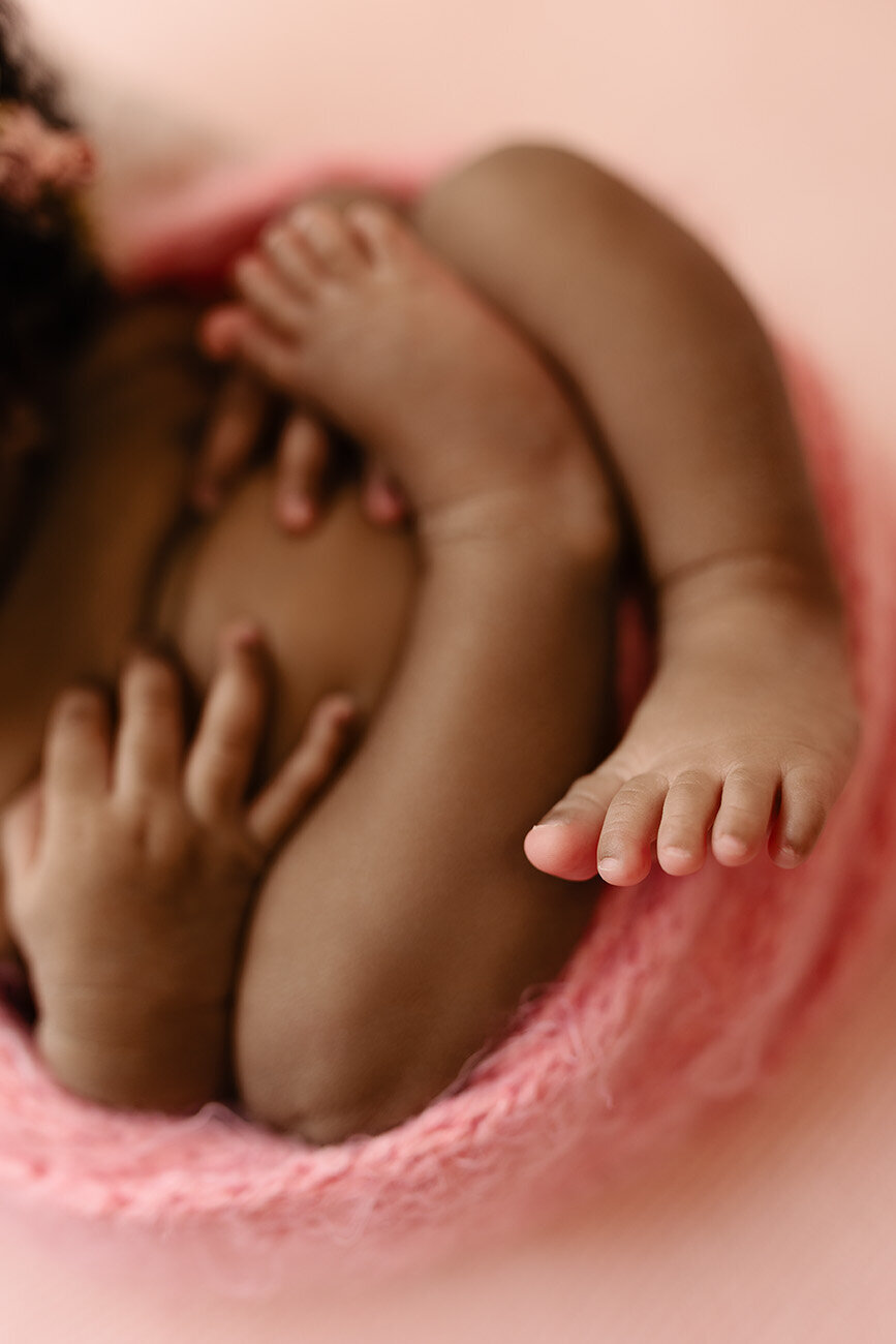 best Bowie MD newborn photographer, in home newborn photography Bowie Maryland, baby photographer near me 9334