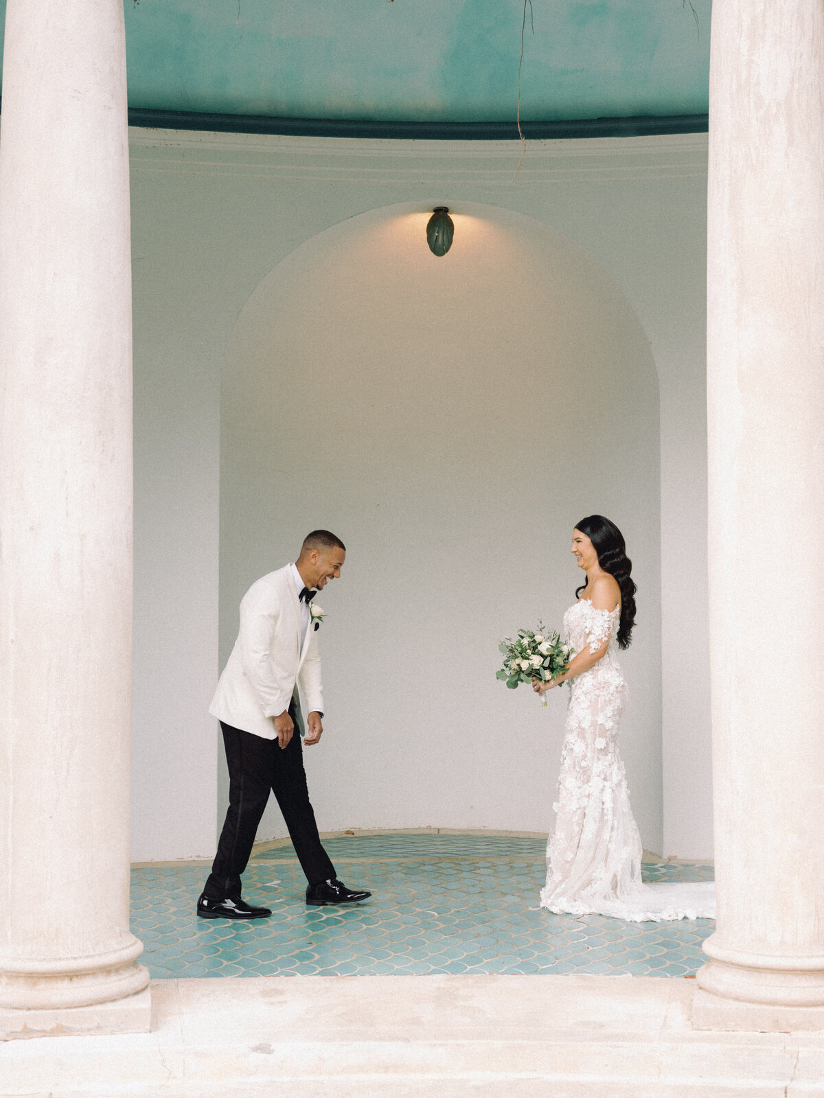 The Friend Wedding Grooms First Look-8