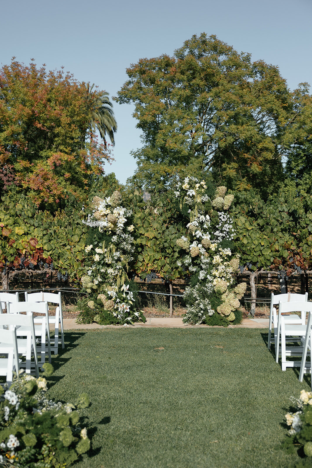 the-wild-fleur-co-estate-yountville-napa-valley-wedding-03
