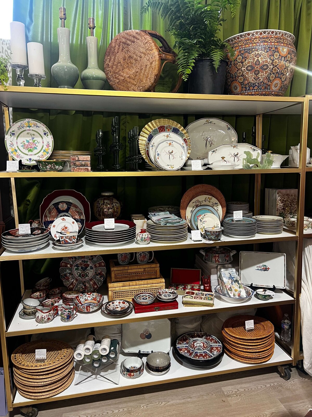 Old-Line-Markt-Poolesville-Maryland-Aix-La-Chapelle-Danielle-Couick-Ghost-Host-Magnolia-Bluebird60
