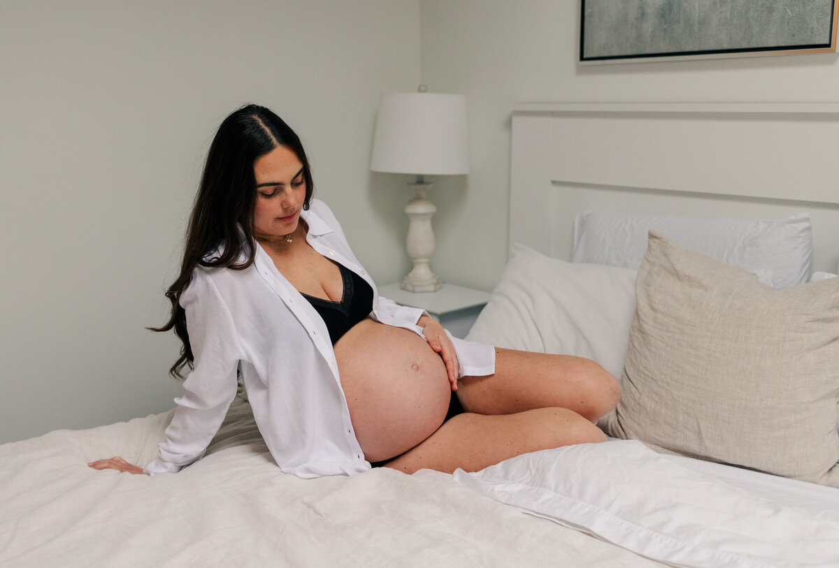 Kira - Maternity - At Home - Gaby Potter Photography - Jan 2025 -7