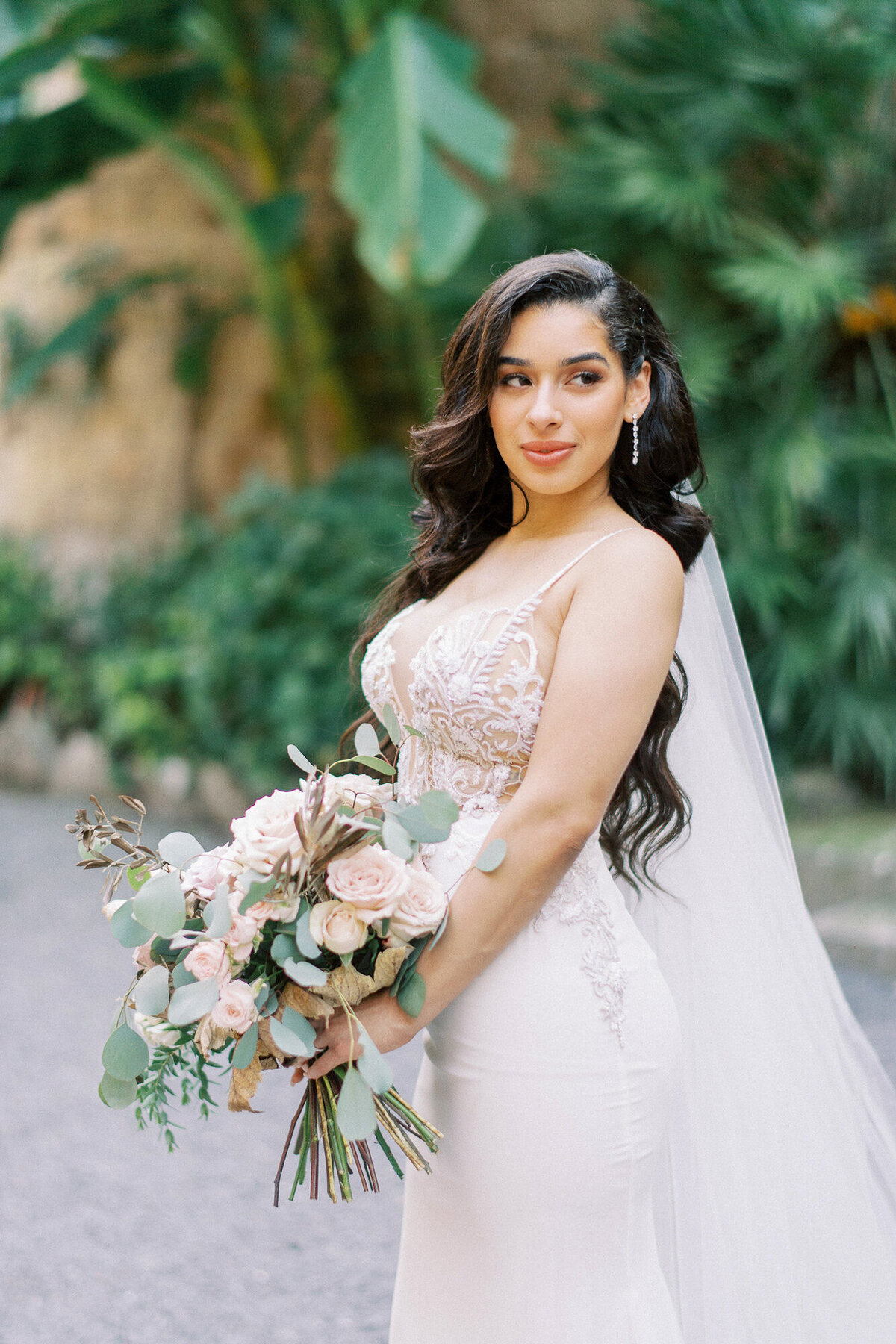 Maïlys Fortune Photography Husband Wife Wedding Weddings Photography France Switzerland Italy Timeless Dreamy Imagery Bilingual French English Destination Weddings Destination Wedding Provence French Riviera Paris Lake Como Tuscany106