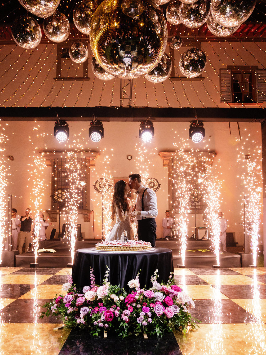 200-Wedding-Cake-Cutting-Italy