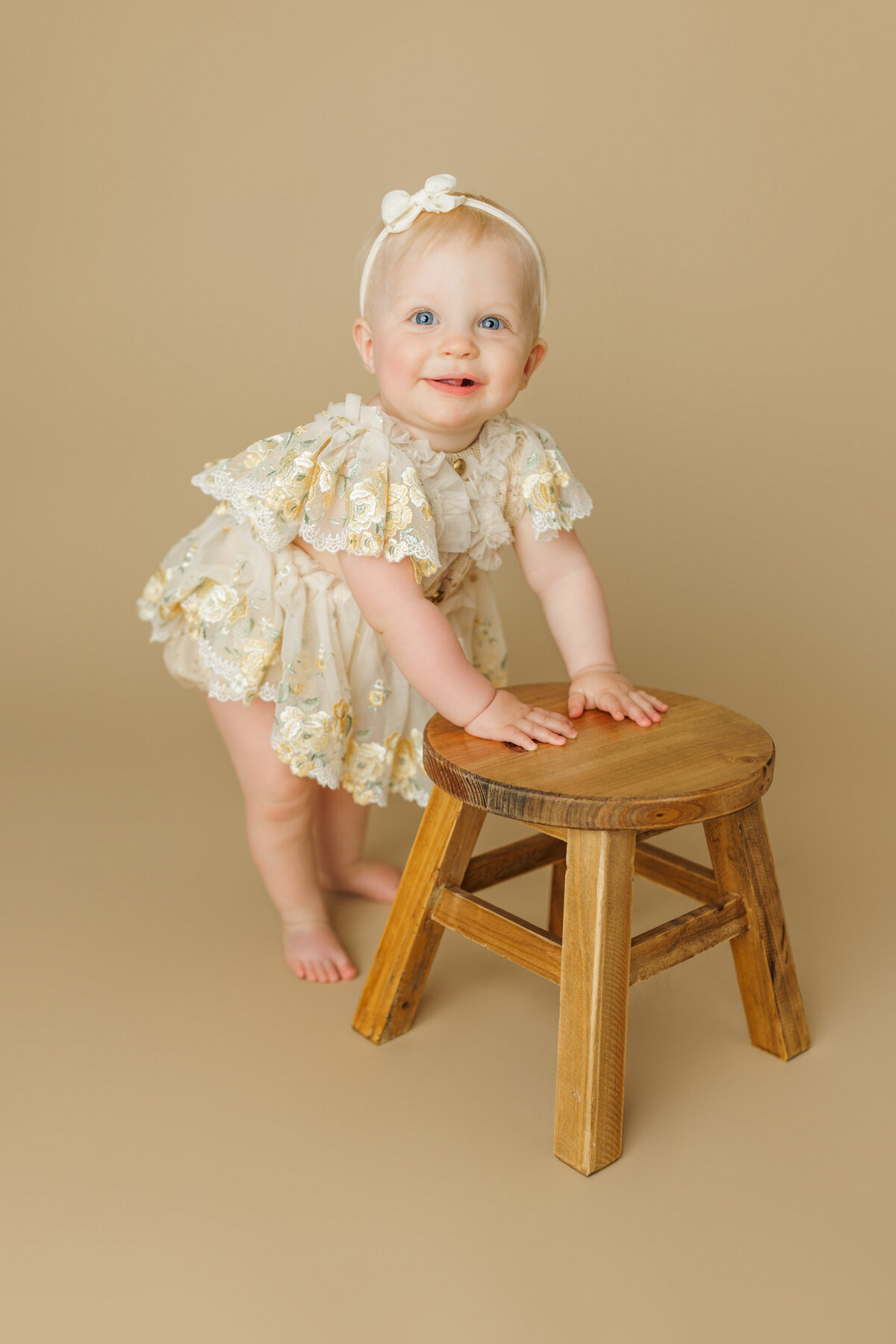 Maggie Sapp One Year Joey Winn Portrait Studio 2023 (5)
