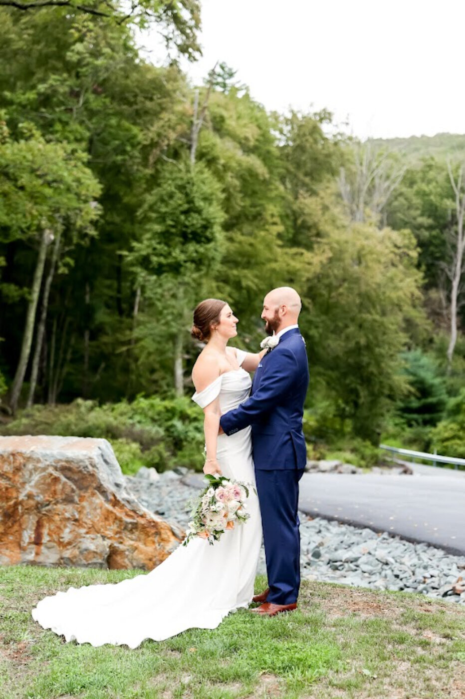 Hudson-Valley-Photographer-First-look-Kyle-84