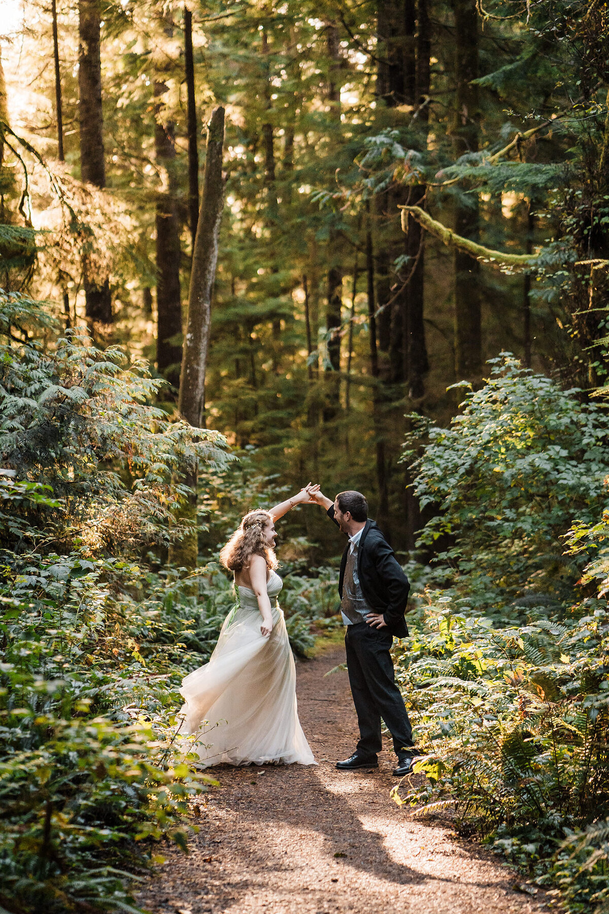 olympic-nationa-park-forest-elopement-maggieandnick-amy-galbraith