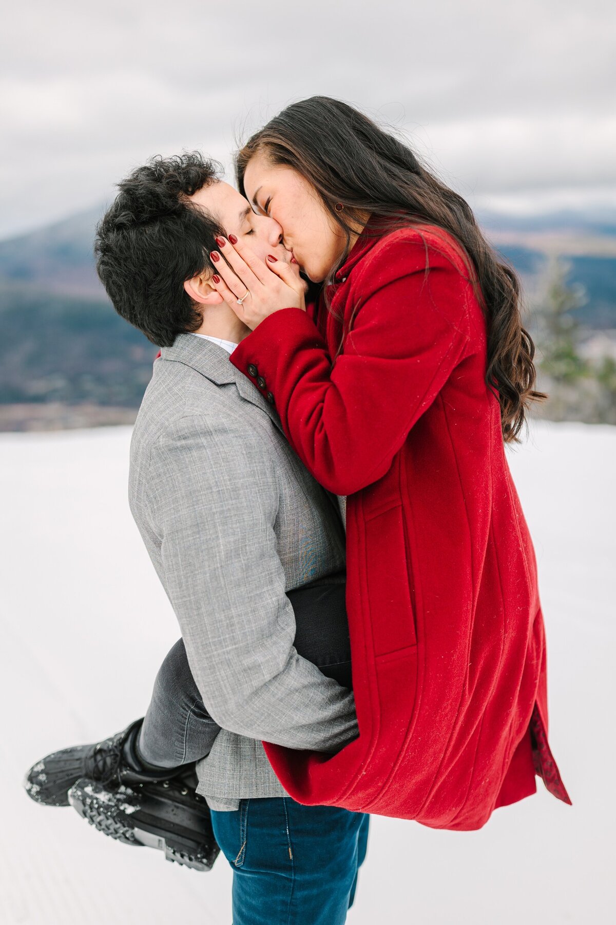 Kelly_Payeur_Photography_New_Hampshire_White_Mountains_Winter_Engagement_Photographer_0014