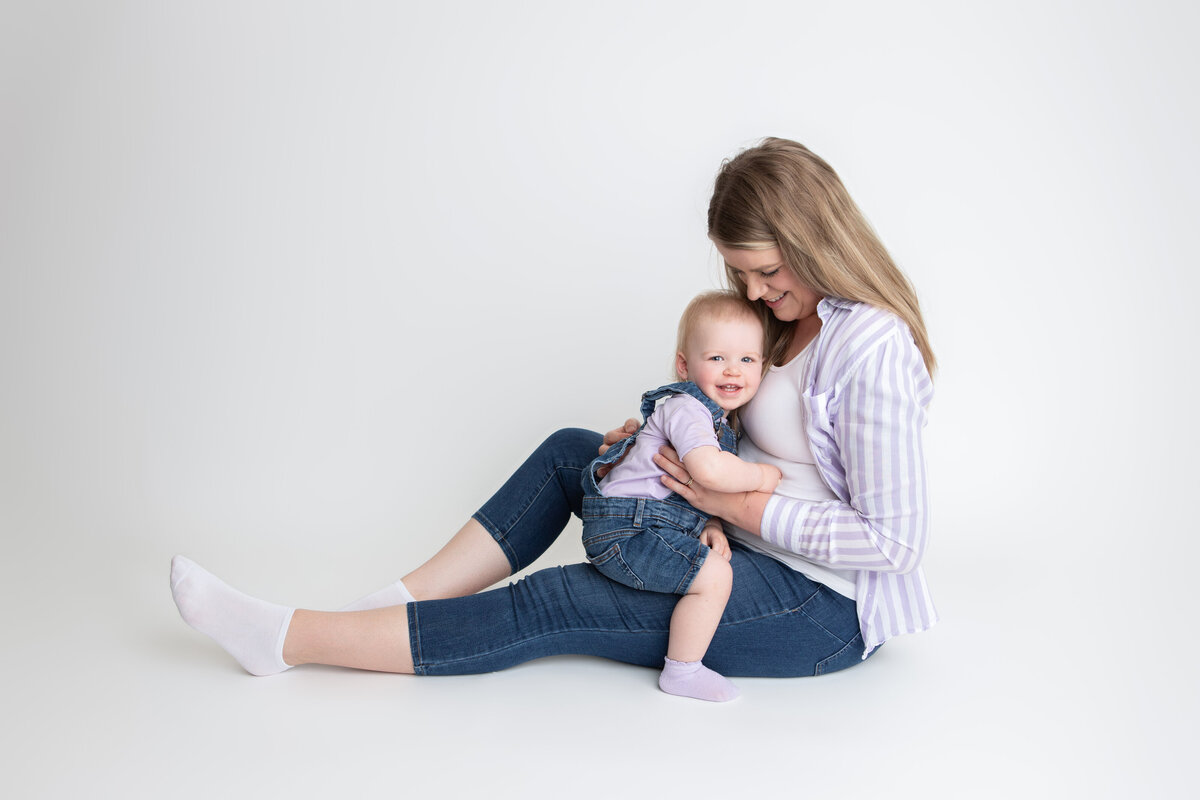 Edmonton mother and daughter minimalist portraits