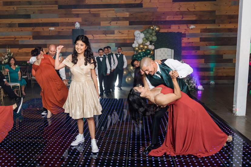 couple-dip-dancing