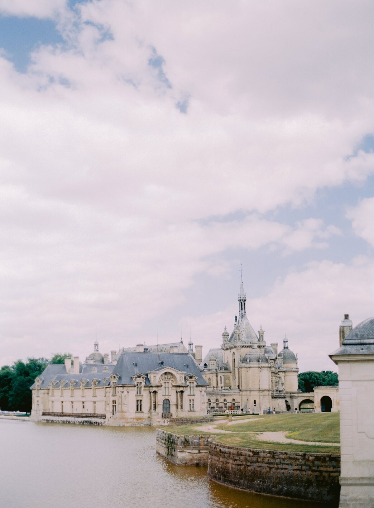 chateau-de-chantilly-luxury-wedding-phototographer-in-paris (23 of 59)