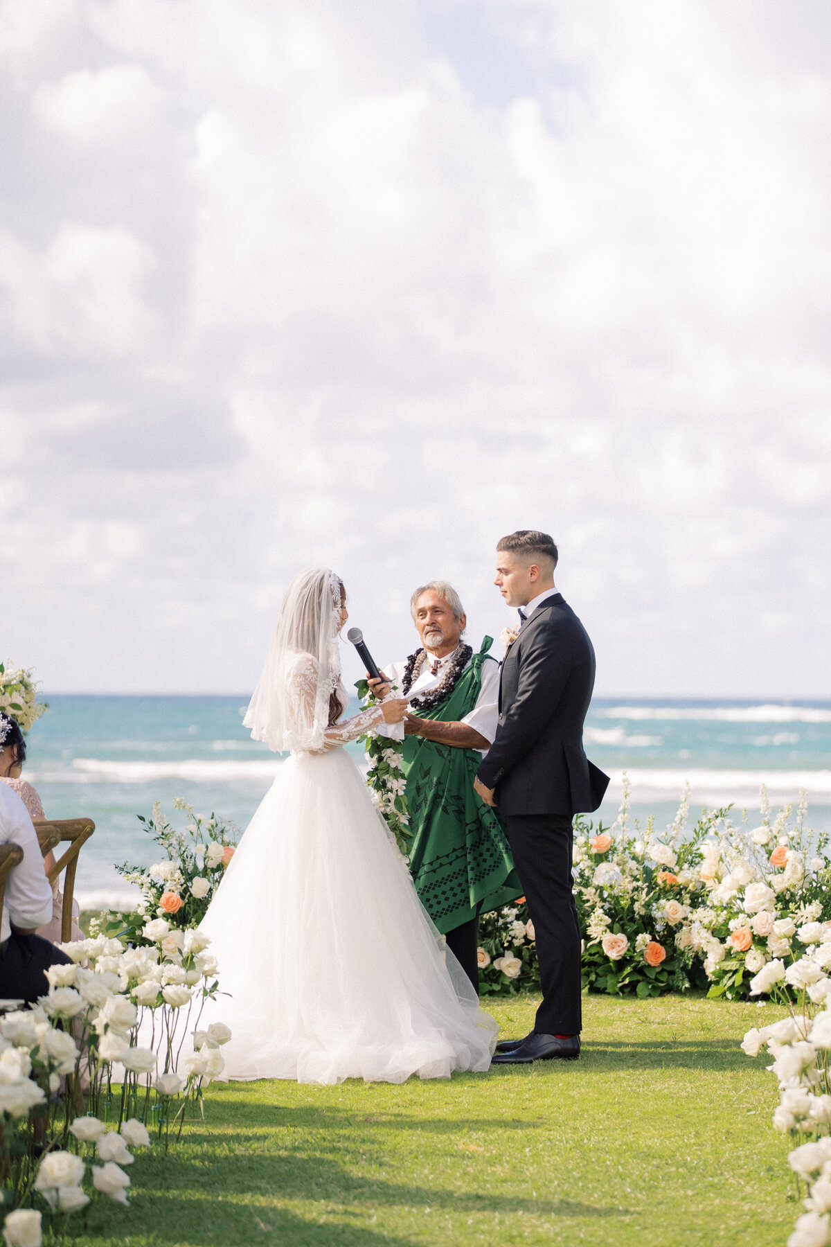 Loulu Palm Wedding Photographer Oahu Hawaii Lisa Emanuele-490