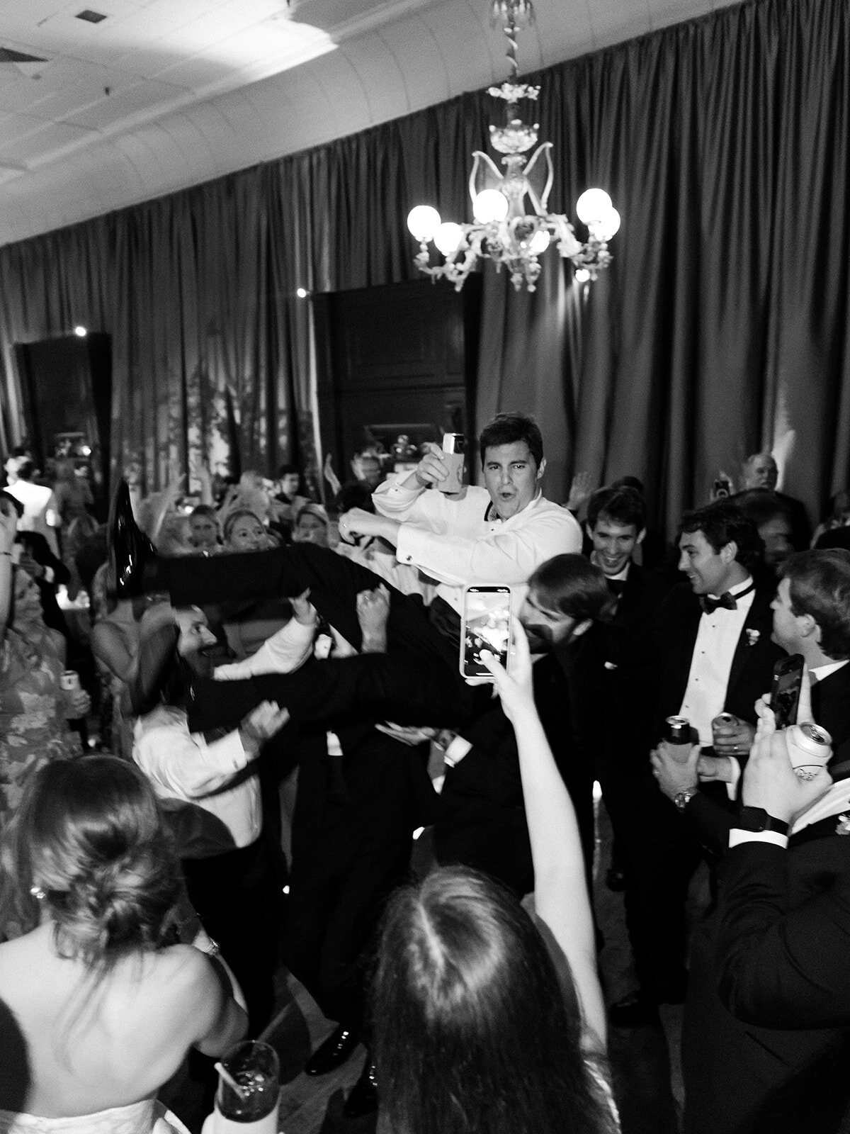 Classic Charleston Wedding with green & white at Hibernian Hall by Sarah Bradshaw 0237